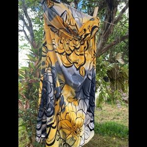 Women’s floral print strapless dress